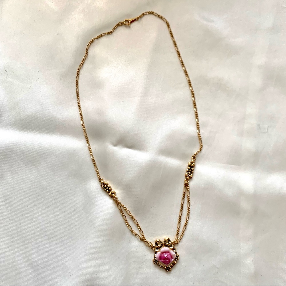 Vintage AVON flower necklace